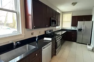 27 Curve St, Dedham, MA 02026 - Photo 4