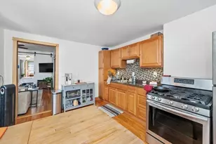 13 Gates St, Boston, MA 02127 - Photo 6