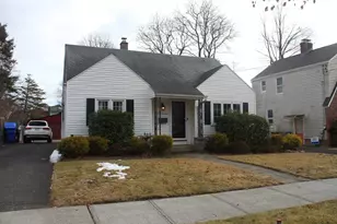 79 Roosevelt Ave, Springfield, MA 01118 - Photo 2