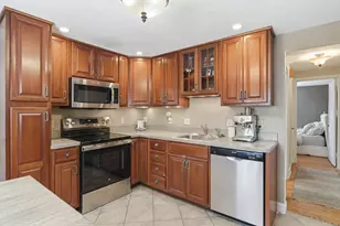 79 Roosevelt Ave, Springfield, MA 01118 - Photo 12