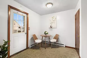 21 Hillside Ave, Everett, MA 02149 - Photo 10