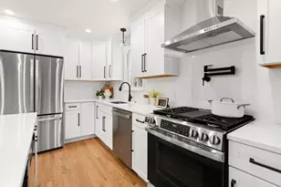 4 Spindle Tree Ln, Amesbury, MA 01913 - Photo 4