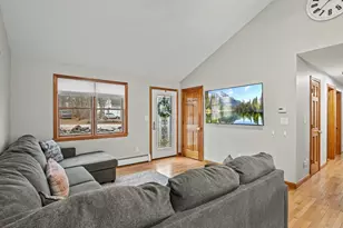 31 Union St, Barre, MA 01005 - Photo 6