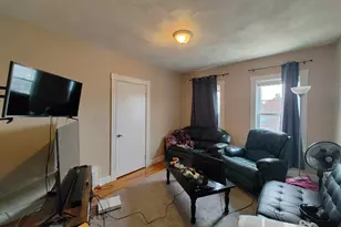 9 Medford St, Medford, MA 02155 - Photo 4