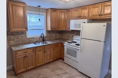 4 Linwood St #4, Webster, MA 01570 - Photo 4