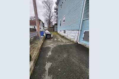 76 Church St, Fall River, MA 02724 - Photo 4