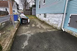 76 Church St, Fall River, MA 02724 - Photo 4