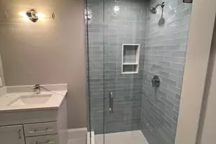 33 Hovey St, Watertown, MA 02472 - Photo 18