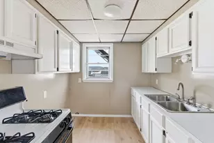 405 Warren St, Fall River, MA 02721 - Photo 6