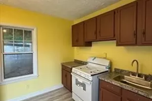 20 Temple St, Fitchburg, MA 01420 - Photo 2