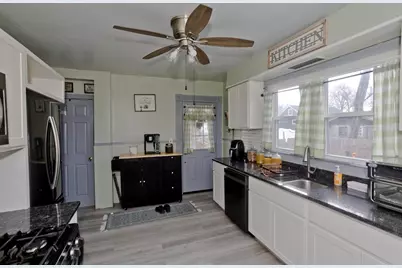 41 Embury St, Springfield, MA 01109 - Photo 28