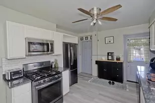 41 Embury St, Springfield, MA 01109 - Photo 30