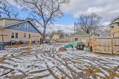 41 Embury St, Springfield, MA 01109 - Photo 8