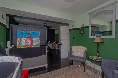 41 Embury St, Springfield, MA 01109 - Photo 16