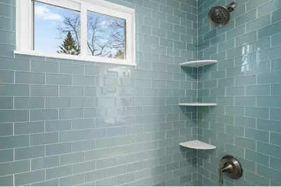 33 Lakeview Ave, Bellingham, MA 02019 - Photo 14