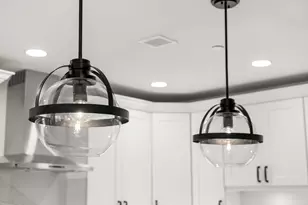 16 Franklin St, Salem, MA 01970 - Photo 6