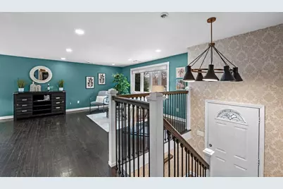 54 Methuen Rd, Dracut, MA 01826 - Photo 6