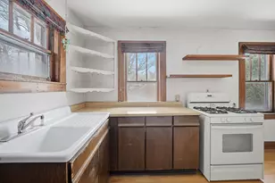 270 N East St, Amherst, MA 01002 - Photo 6