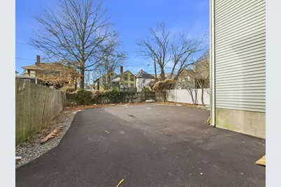 213 Summer St, New Bedford, MA 02740 - Photo 4