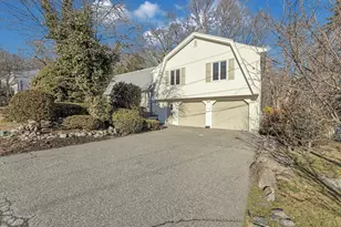 16 Parkside Dr, Boston, MA 02130 - Photo 36