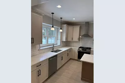 29 Range Ave, Taunton, MA 02780 - Photo 4