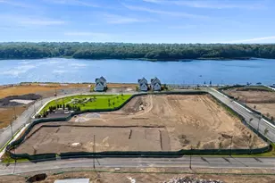 38 E Pt Dr, East Providence, RI 02916 - Photo 4