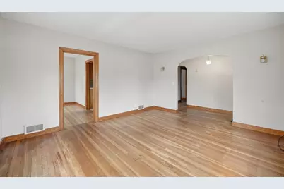 50 Warsaw Ave, Ludlow, MA 01056 - Photo 6