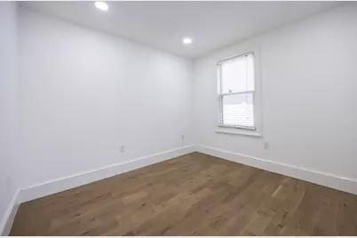 232 Pleasant St, Melrose, MA 02176 - Photo 14