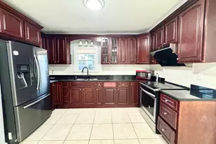 305 Safford St, Quincy, MA 02170 - Photo 8