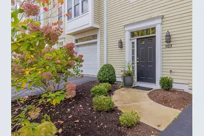 923 Lagrange St #923, Boston, MA 02132 - Photo 4