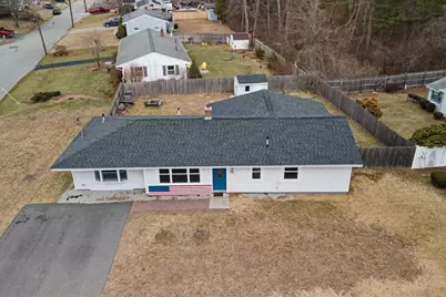 110 Lisa Ann Dr, Bellingham, MA 02019 - Photo 6