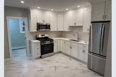 121 Whitman St #1, New Bedford, MA 02745 - Photo 2