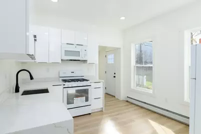 33 Florence St, Worcester, MA 01610 - Photo 16