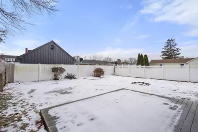 29 Sunnymeade Ave, Chicopee, MA 01020 - Photo 30