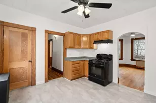 29 Sunnymeade Ave, Chicopee, MA 01020 - Photo 2