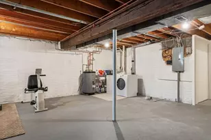 160 Pine St, Newton, MA 02466 - Photo 16