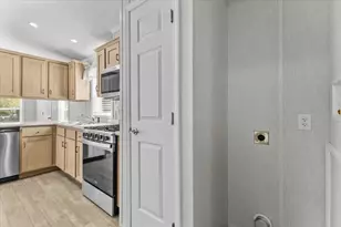1540 Broadway, Raynham, MA 02767 - Photo 6