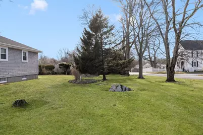 575 Shirley Avenue, Somerset, MA 02725 - Photo 4