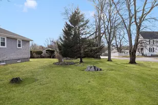 575 Shirley Ave, Somerset, MA 02725 - Photo 4