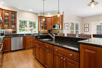 750 Hammond St, Brookline, MA 02467 - Photo 12