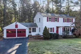 107 Oak St, Pembroke, MA 02359 - Photo 2