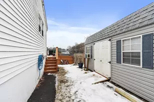 67 Wedgemere Dr, Lowell, MA 01852 - Photo 10