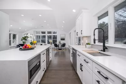 26 Harris Ave, Wellesley, MA 02481 - Photo 10