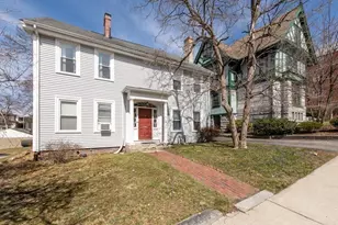 36 Cedar St, Worcester, MA 01609 - Photo 2