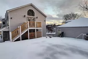 113 Pleasant St, Leominster, MA 01453 - Photo 4