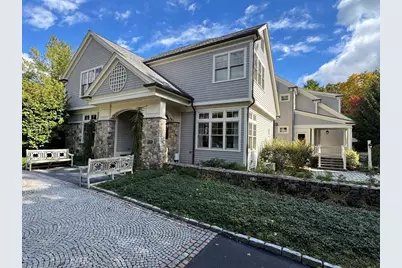 9 Stonegate Dr, Westwood, MA 02090 - Photo 2