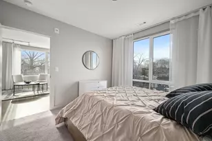 21 Soldiers Field Pl, Boston, MA 02135 - Photo 4