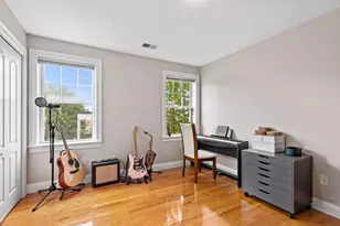 7 Fox St, Boston, MA 02122 - Photo 16