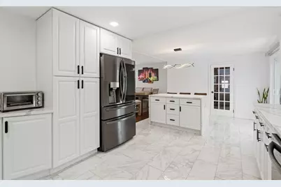 120 Brattle St, Worcester, MA 01606 - Photo 8