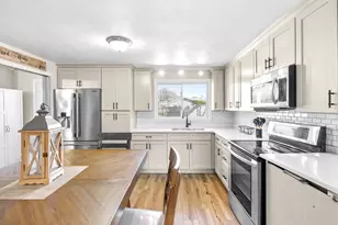 44 Hobson St, Brockton, MA 02302 - Photo 2